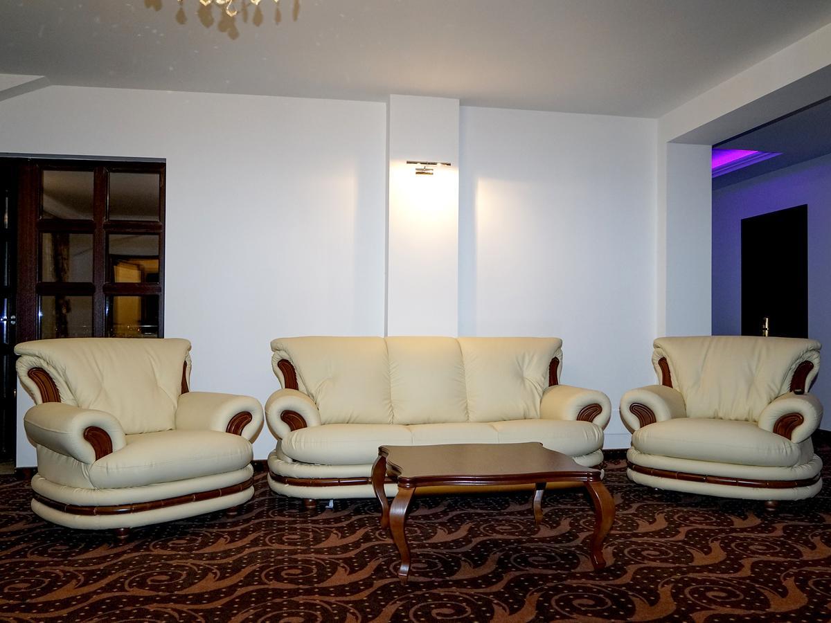 Marigab Aparthotel Turceni Exterior photo
