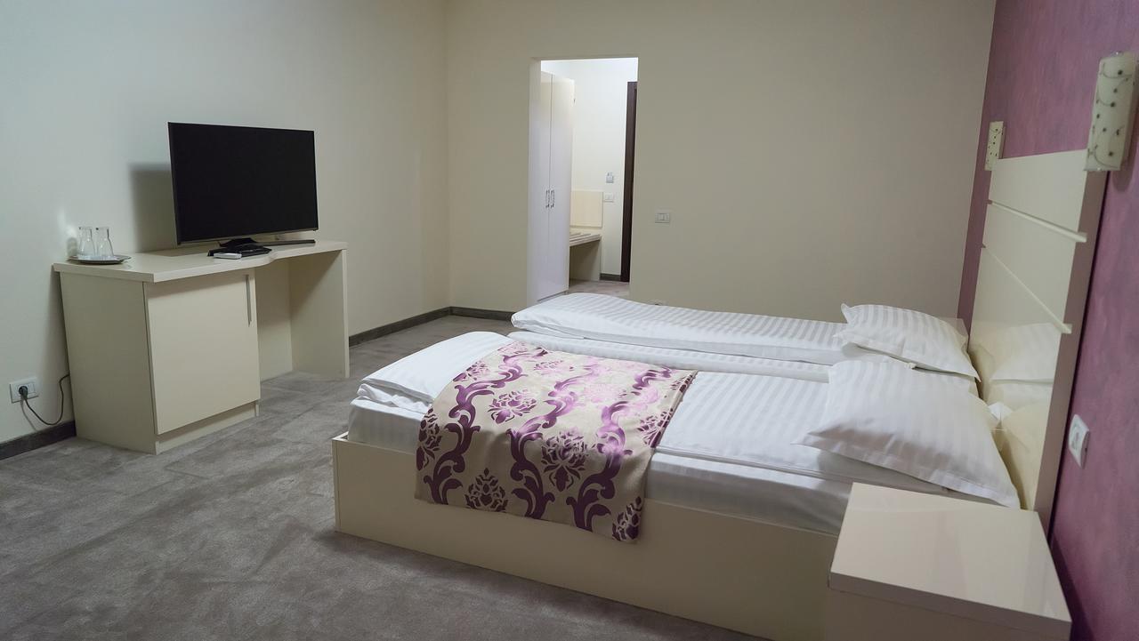 Marigab Aparthotel Turceni Exterior photo